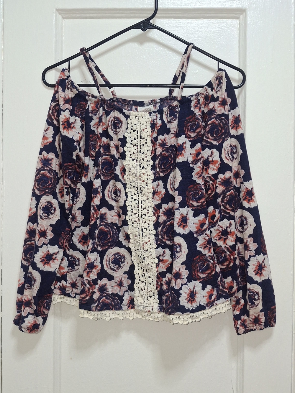 Self Esteem Floral Cold Shoulder Blouse Women’s Small Boho Crochet Trim Long Sle